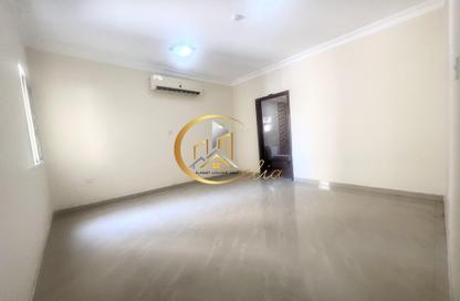 Apartment - 3 Bedrooms - 3 Bathrooms for rent in Bin Omran 35 - Fereej Bin Omran - Doha
