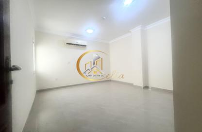 Apartment - 3 Bedrooms - 3 Bathrooms for rent in Bin Omran 35 - Fereej Bin Omran - Doha