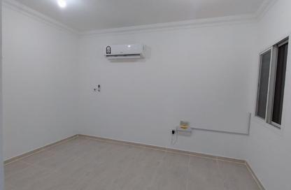 Apartment - Studio - 1 Bathroom for rent in Salwa Road - Al Aziziyah - Doha