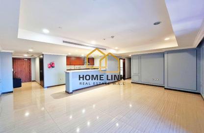 Apartment - 2 Bedrooms - 2 Bathrooms for rent in West Porto Drive - Porto Arabia - The Pearl Island - Doha