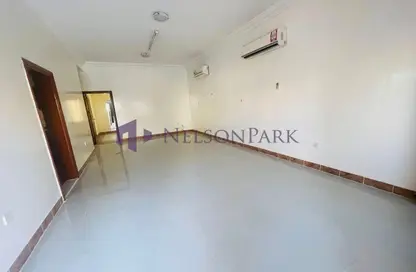 مجمع سكني - 3 غرف نوم - 4 حمامات للايجار في فلل النجمة - جنوب مويثر - منطقة مويثر - الدوحة