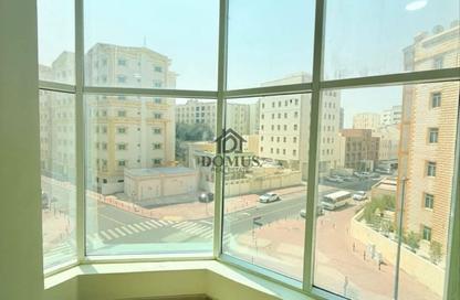 Apartment - 2 Bedrooms - 2 Bathrooms for rent in Thabit Bin Zaid Street - Al Mansoura - Doha