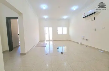 Apartment - 2 Bedrooms - 3 Bathrooms for rent in Bin Omran 35 - Fereej Bin Omran - Doha