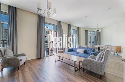 Apartment - 2 Bedrooms - 3 Bathrooms for sale in Floresta Gardens - Floresta Gardens - The Pearl Island - Doha