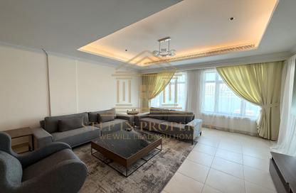 Townhouse - 1 Bedroom - 2 Bathrooms for rent in Sabban Towers - Porto Arabia - The Pearl Island - Doha