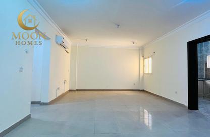 Apartment - 1 Bedroom - 2 Bathrooms for rent in Umm Ghwailina Comm - Umm Ghuwalina - Umm Ghuwailina - Doha
