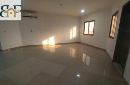 Apartment - 2 - 2 for rent in Umm Ghwailina Comm - Umm Ghuwalina - Umm Ghuwailina - Doha
