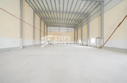 مخزن - استوديو للايجار في شارع الصناعية الشرقي - بركة العوامر - الوكرة