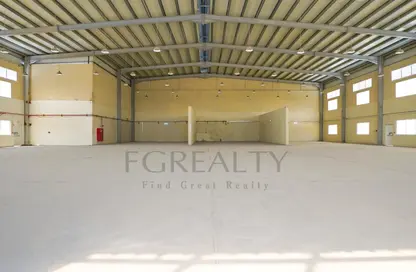 Warehouse - Studio - 1 Bathroom for rent in East Industrial Street - Birkat Al Awamer - Al Wakra
