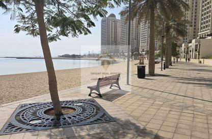 Apartment - 1 Bedroom - 2 Bathrooms for sale in Viva West - Viva Bahriyah - The Pearl Island - Doha