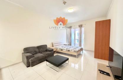 Apartment - Studio - 1 Bathroom for rent in Viva West - Viva Bahriyah - The Pearl Island - Doha
