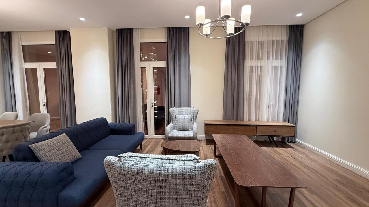 Premium 1 Bhk + Office | Furnished | Floresta