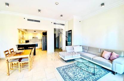 Apartment - 1 Bedroom - 2 Bathrooms for rent in Viva West - Viva Bahriyah - The Pearl Island - Doha