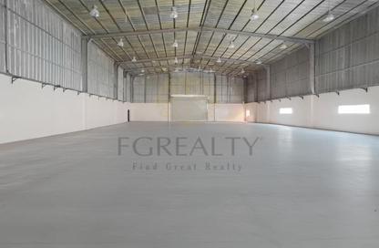 Warehouse - Studio - 4 Bathrooms for rent in Industrial Area 5 - Industrial Area - Industrial Area - Doha