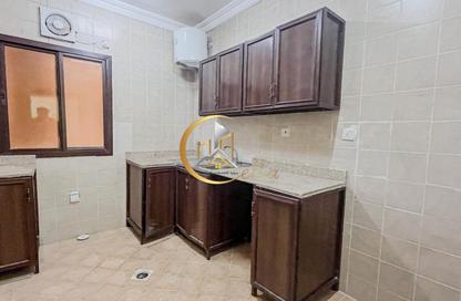 Apartment - 2 Bedrooms - 2 Bathrooms for rent in Al Jazeera Street - Fereej Bin Mahmoud North - Fereej Bin Mahmoud - Doha