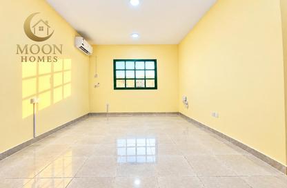 Compound - 2 - 2 for rent in Umm Ghwailina Comm - Umm Ghuwalina - Umm Ghuwailina - Doha