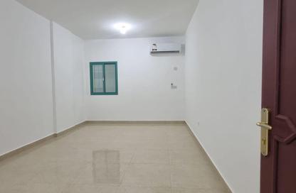 شقة - 3 غرف نوم - 3 حمامات للايجار في روضة المطر - الدوحة