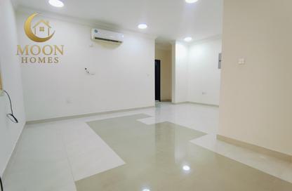 Apartment - 1 Bedroom - 1 Bathroom for rent in Umm Ghwailina Comm - Umm Ghuwalina - Umm Ghuwailina - Doha Apartment - 1 Bedroom - 1 Bathroom for rent in Umm Ghwailina Comm - Umm Ghuwalina - Umm Ghuwailina - Doha