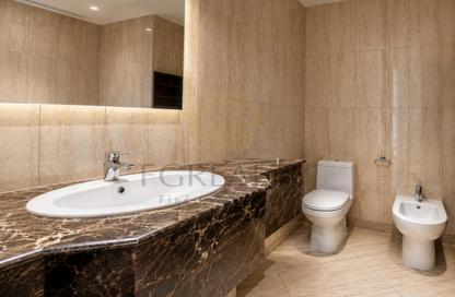 Apartment - 1 Bedroom - 2 Bathrooms for sale in West Porto Drive - Porto Arabia - The Pearl Island - Doha