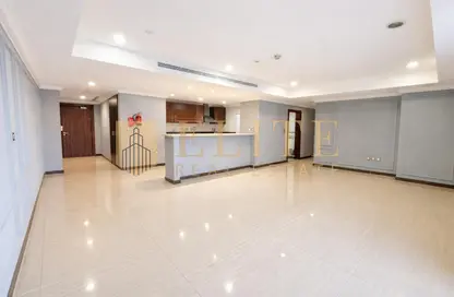 Apartment - 2 Bedrooms - 2 Bathrooms for rent in West Porto Drive - Porto Arabia - The Pearl Island - Doha