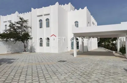 Villa - 5 Bedrooms - 6 Bathrooms for rent in West Bay Lagoon Villas - West Bay Lagoon - West Bay Lagoon - Doha
