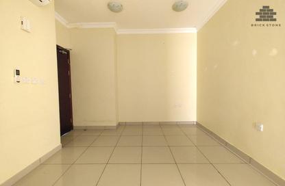 Apartment - 2 - 2 for rent in Bin Omran 35 - Fereej Bin Omran - Doha