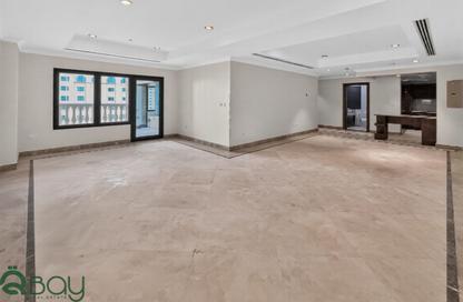 Apartment - 2 Bedrooms - 3 Bathrooms for rent in West Porto Drive - Porto Arabia - The Pearl Island - Doha