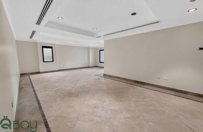 Apartment - 2 Bedrooms - 3 Bathrooms for rent in West Porto Drive - Porto Arabia - The Pearl Island - Doha Apartment - 2 Bedrooms - 3 Bathrooms for rent in West Porto Drive - Porto Arabia - The Pearl Island - Doha