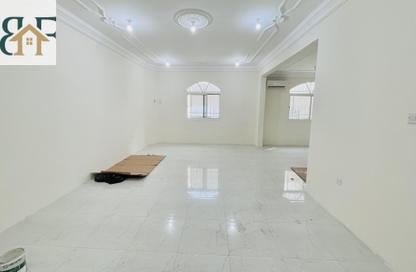 Apartment - 3 Bedrooms - 3 Bathrooms for rent in Al Mansoura - Al Mansoura - Doha