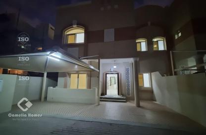 مجمع سكني - 5 غرف نوم - 4 حمامات للايجار في شارع ام السنيم - عين خالد - الدوحة