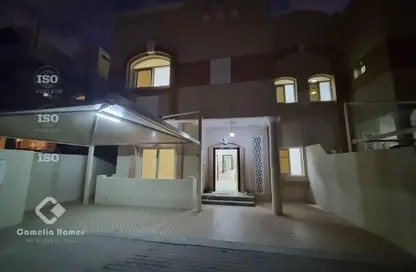 Compound - 5 Bedrooms - 4 Bathrooms for rent in Umm Al Seneem Street - Ain Khaled - Doha