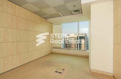 Office Space - Studio - 1 Bathroom for rent in West Bay Tower - West Bay - West Bay - Doha