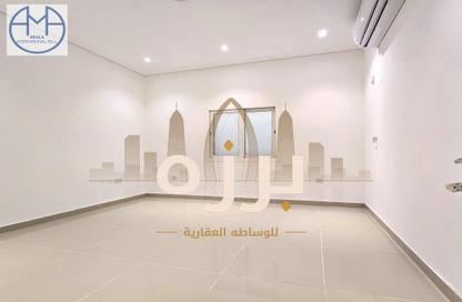 Apartment - 2 Bedrooms - 2 Bathrooms for rent in AlMuraikh - Doha