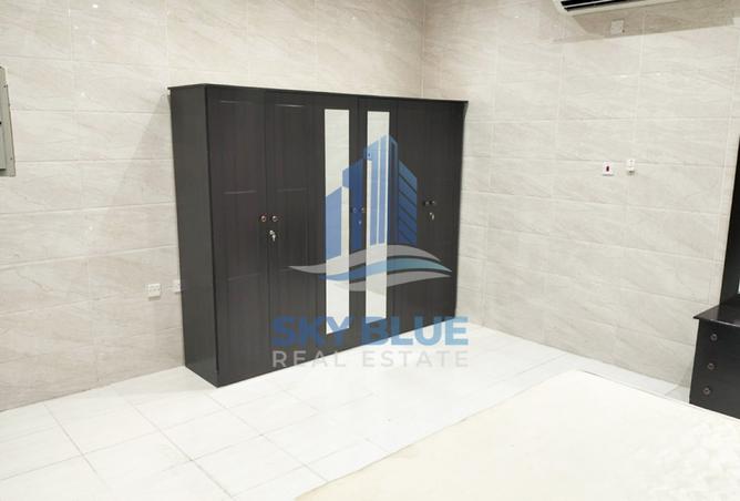 992396 - Property Image 2