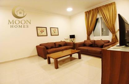 Apartment - 2 Bedrooms - 2 Bathrooms for rent in Umm Ghuwailina 4 - Umm Ghuwailina - Doha