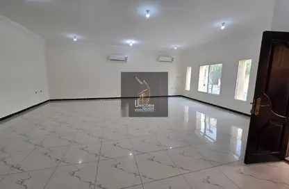 مجمع سكني - 5 غرف نوم - 4 حمامات للايجار في فلل عين خالد - عين خالد - الدوحة