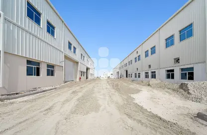 بناية كاملة - استوديو - 8 حمامات للايجار في شارع الصناعية الشرقي - بركة العوامر - الوكرة