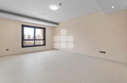 Apartment - 1 Bedroom - 2 Bathrooms for rent in Tower 23 - Porto Arabia - The Pearl Island - Doha