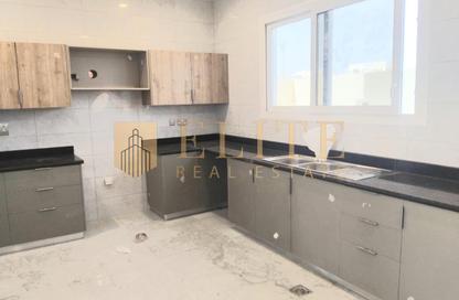 Villa - 7 Bedrooms - 7+ Bathrooms for rent in Al Kheesa - Al Kheesa - Umm Salal Mohammed