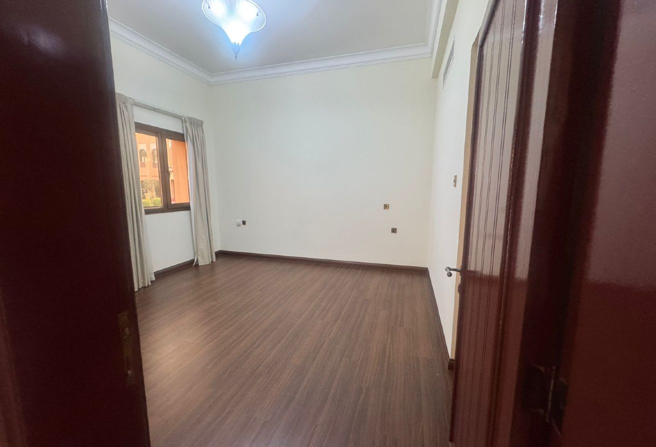 LAGOONA Semi Furnished 5 Bedroom Villa with Maid thumbnail 15
