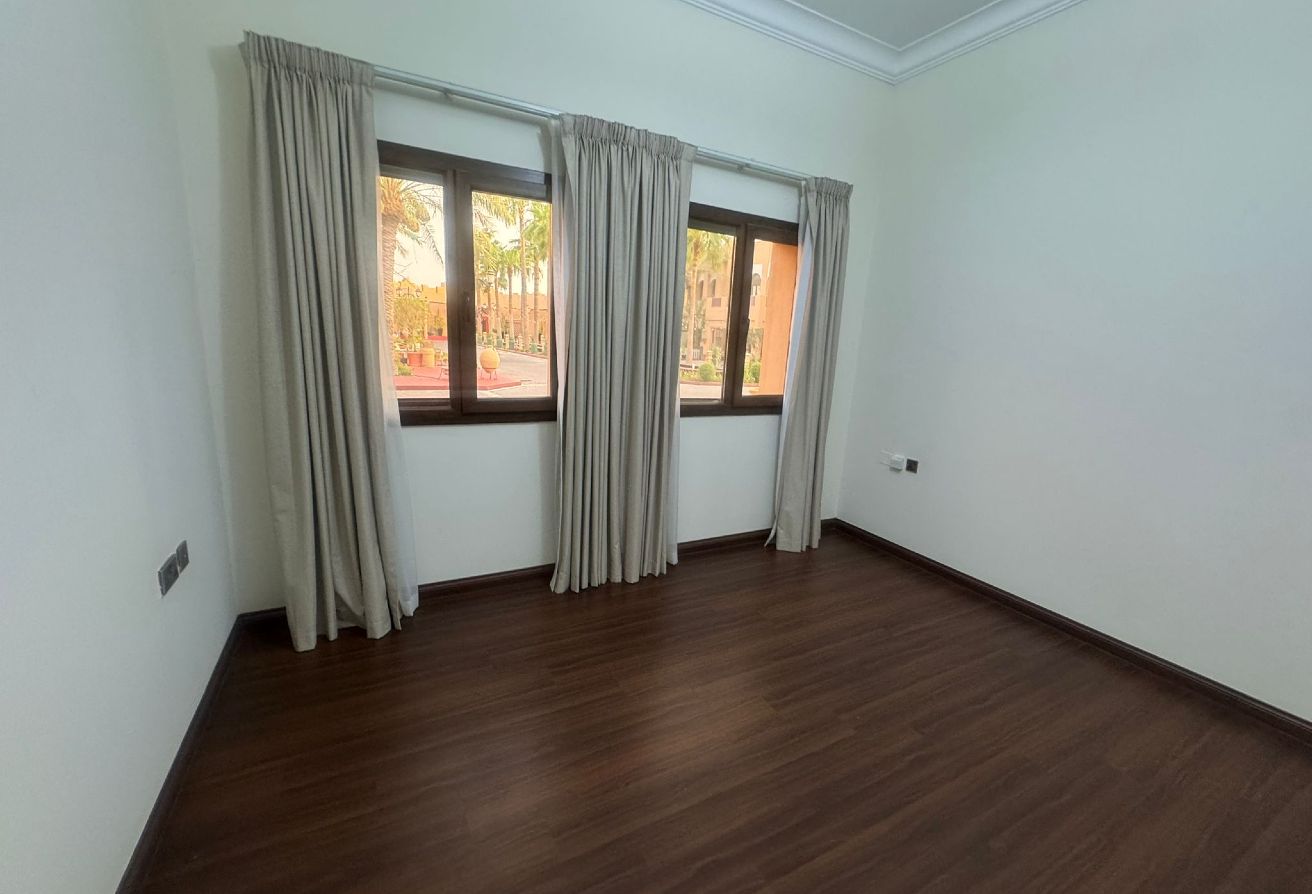 LAGOONA Semi Furnished 5 Bedroom Villa with Maid thumbnail 19