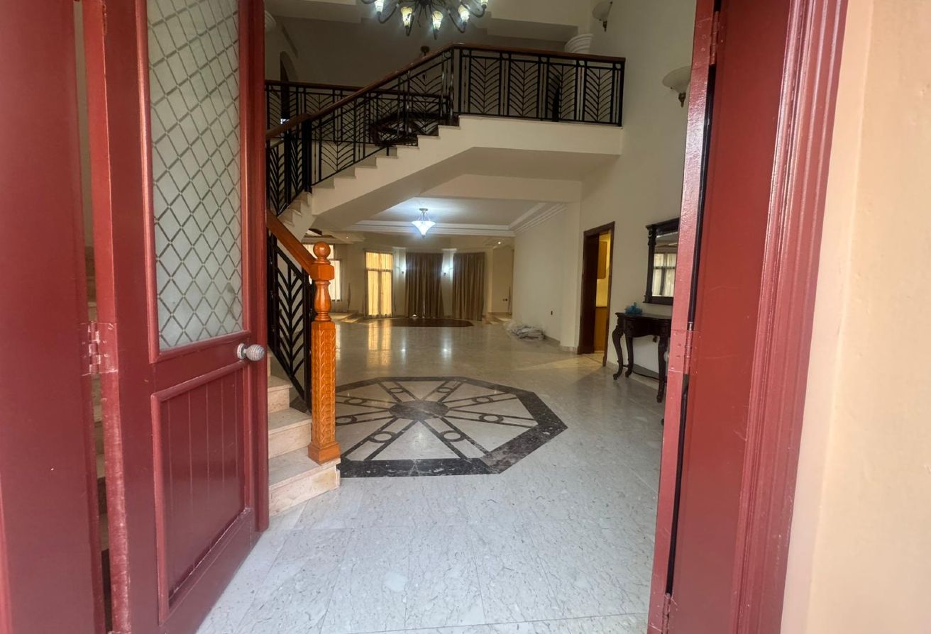 LAGOONA Semi Furnished 5 Bedroom Villa with Maid thumbnail 13