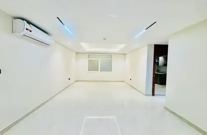 Apartment - 2 Bedrooms - 3 Bathrooms for rent in Al Mansoura - Al Mansoura - Doha