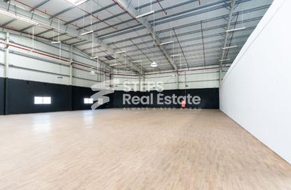 Warehouse - Studio - 1 for rent in East Industrial Street - Birkat Al Awamer - Al Wakra