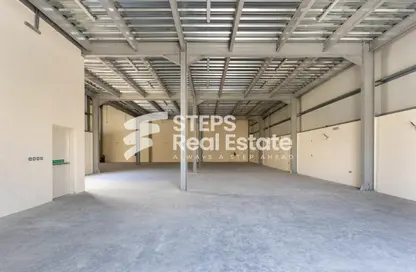 Warehouse - Studio - 7+ Bathrooms for rent in Industrial Area 4 - Industrial Area - Industrial Area - Doha