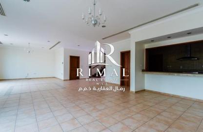 Villa - 3 Bedrooms - 5 Bathrooms for rent in Wadi Al Shaheeniya Street - Ain Khaled - Doha
