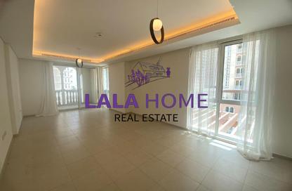 Apartment - 2 Bedrooms - 3 Bathrooms for rent in Viva West - Viva Bahriyah - The Pearl Island - Doha