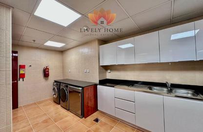 Apartment - 3 - 4 for rent in West Bay Tower - West Bay - West Bay - Doha