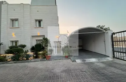 Villa - 5 Bedrooms - 6 Bathrooms for rent in Umm Abirieh - Al Shamal