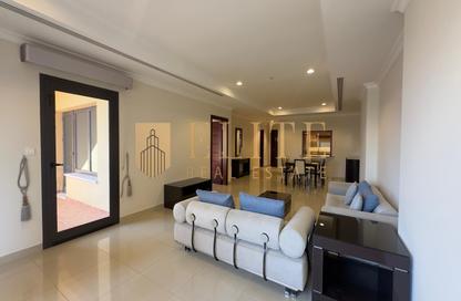 Apartment - 1 Bedroom - 2 Bathrooms for rent in West Porto Drive - Porto Arabia - The Pearl Island - Doha